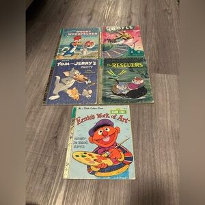 Lot of vintage Golden Books. Can seperate.